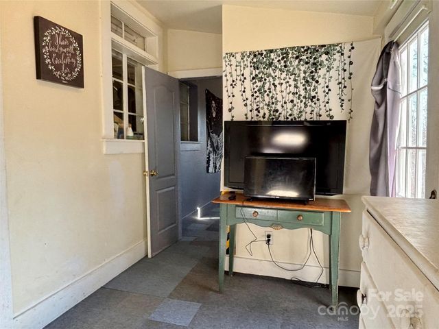 629 Vineyard Road, Tryon, NC 28782