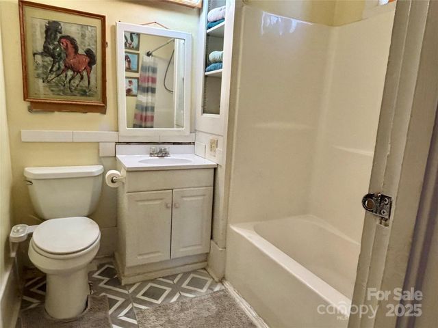 629 Vineyard Road, Tryon, NC 28782