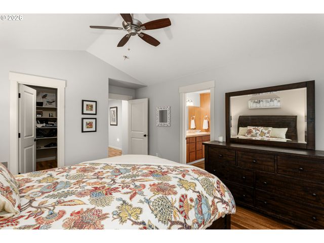 19195 CENTRAL POINT Rd, Oregon City, OR 97045