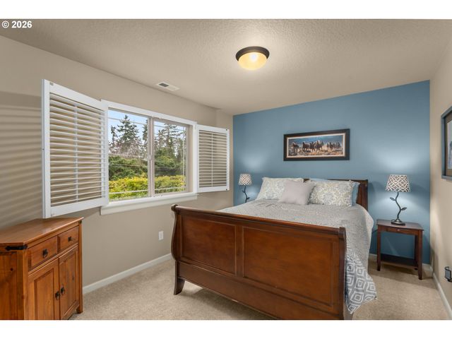 19195 CENTRAL POINT Rd, Oregon City, OR 97045