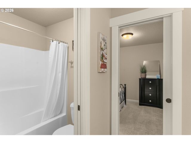 19195 CENTRAL POINT Rd, Oregon City, OR 97045