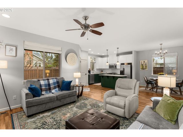 19195 CENTRAL POINT Rd, Oregon City, OR 97045