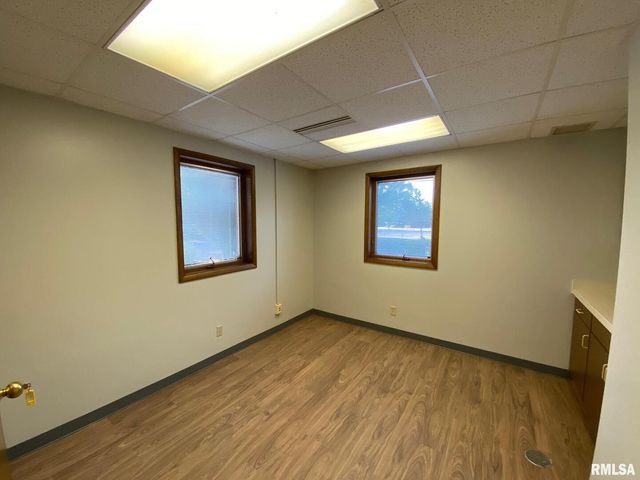 2121 1ST Street A, Moline, IL 61265