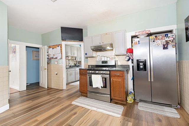 2 Kosta St, Worcester, MA 01607