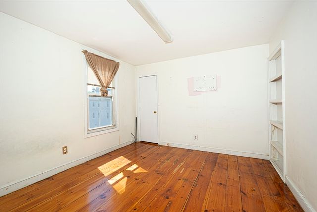 2 Kosta St, Worcester, MA 01607