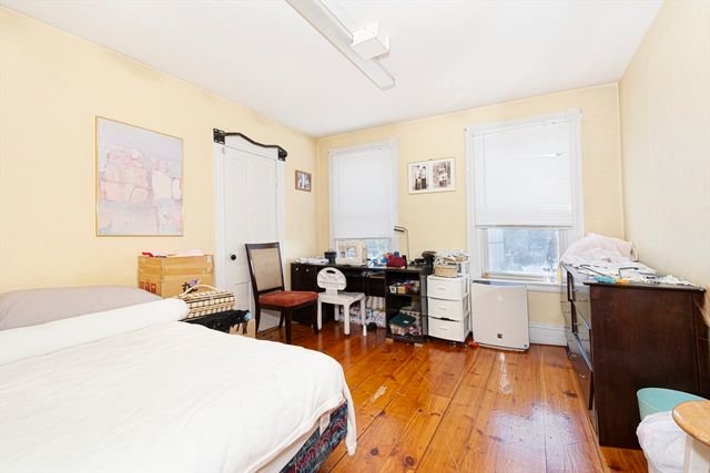 2 Kosta St, Worcester, MA 01607