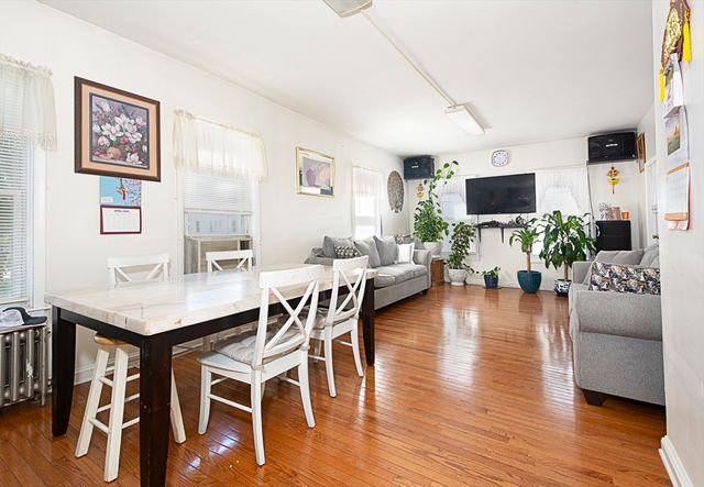 2 Kosta St, Worcester, MA 01607