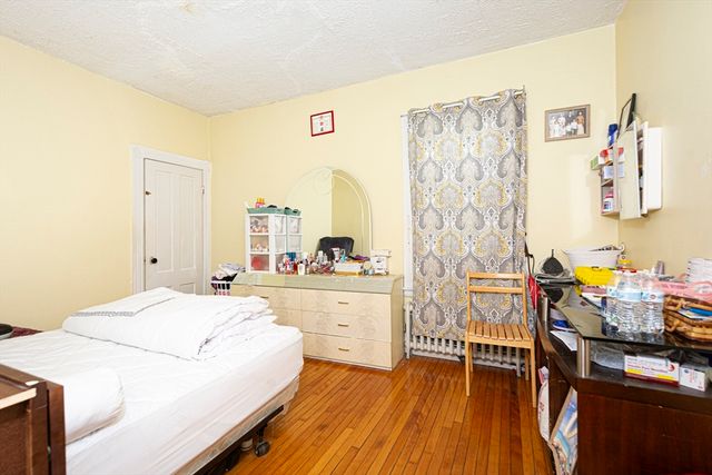 2 Kosta St, Worcester, MA 01607