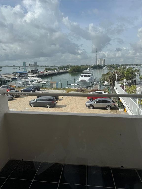 7904 West Dr 204, North Bay Village, FL 33141