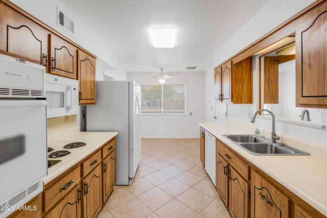 10551 W PRAIRIE HILLS Circle, Sun City, AZ 85351