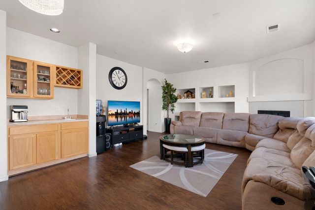 1021 Toscana Drive SE, Rio Rancho, NM 87124