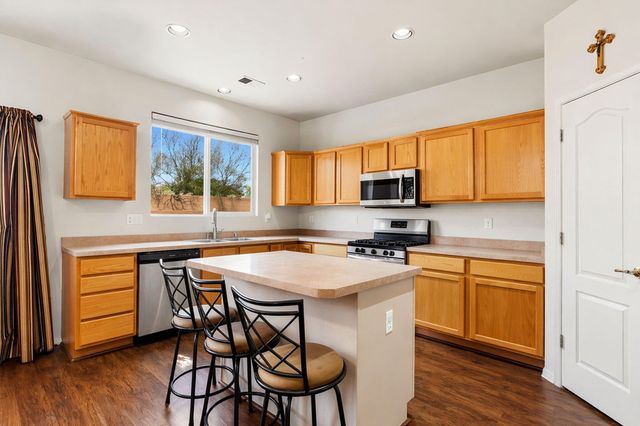 1021 Toscana Drive SE, Rio Rancho, NM 87124