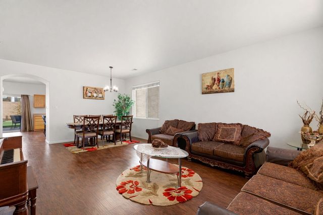 1021 Toscana Drive SE, Rio Rancho, NM 87124
