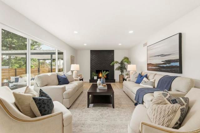 1019 Torole Circle, Vista, CA 92084