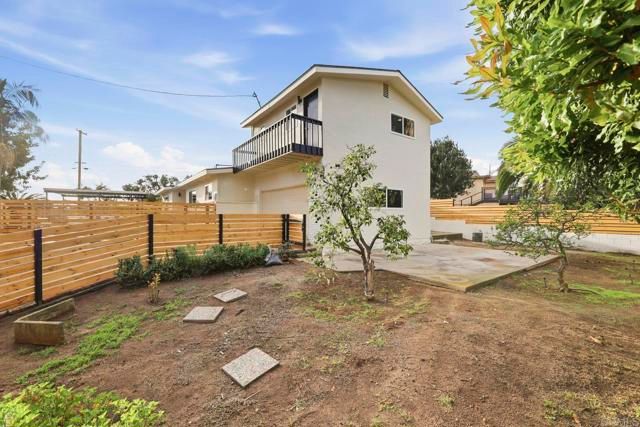 1019 Torole Circle, Vista, CA 92084