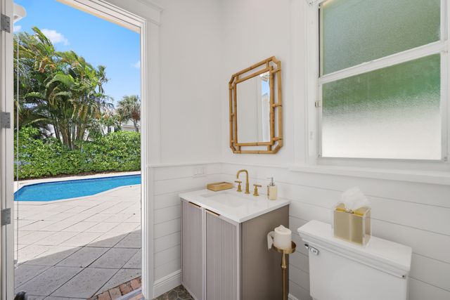 1019 Grand Court, Highland Beach, FL 33487