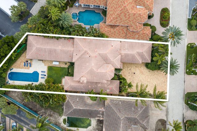 1019 Grand Court, Highland Beach, FL 33487