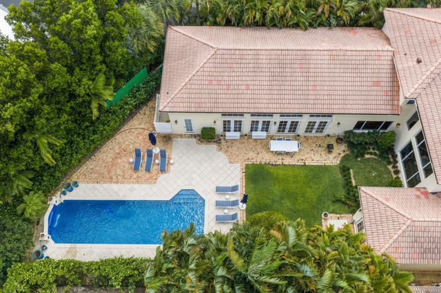 1019 Grand Court, Highland Beach, FL 33487