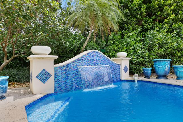 1019 Grand Court, Highland Beach, FL 33487