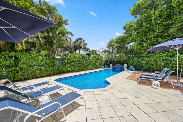 1019 Grand Court, Highland Beach, FL 33487