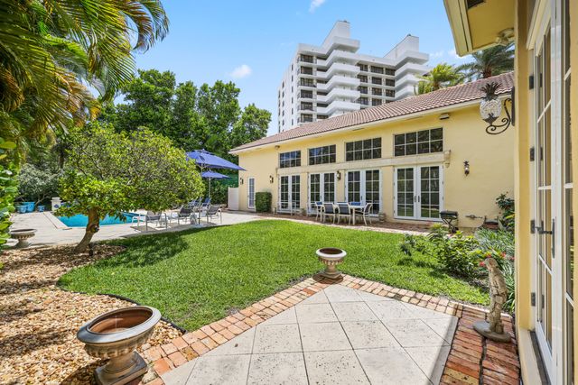 1019 Grand Court, Highland Beach, FL 33487