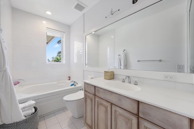 1019 Grand Court, Highland Beach, FL 33487