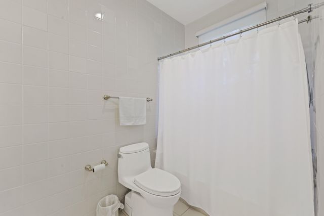 1019 Grand Court, Highland Beach, FL 33487
