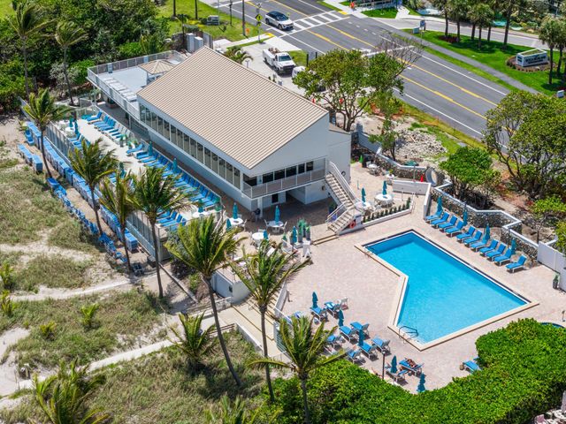 1019 Grand Court, Highland Beach, FL 33487