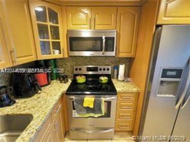 300 SW 134th Way 105E, Pembroke Pines, FL 33027