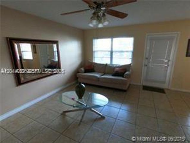 300 SW 134th Way 105E, Pembroke Pines, FL 33027
