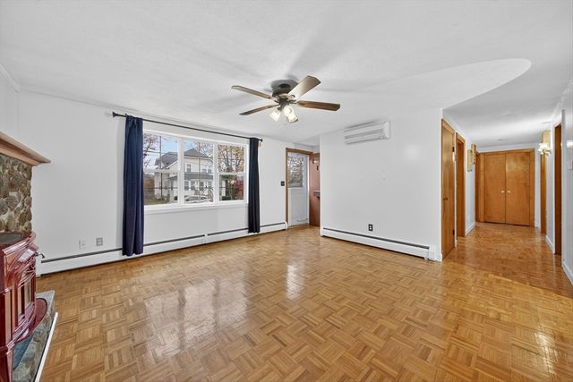 33 Isleboro St, Worcester, MA 01606