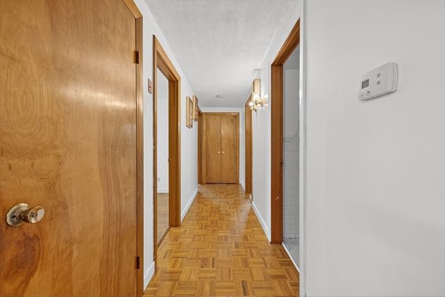 33 Isleboro St, Worcester, MA 01606