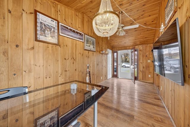 33 Isleboro St, Worcester, MA 01606