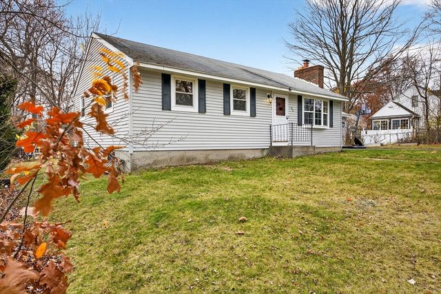33 Isleboro St, Worcester, MA 01606
