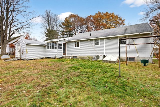 33 Isleboro St, Worcester, MA 01606