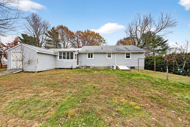 33 Isleboro St, Worcester, MA 01606