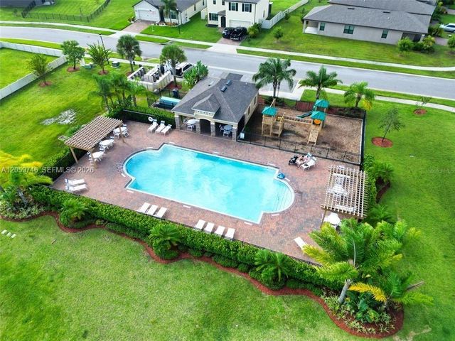 808 SE Old Country Road, Palm Bay, FL 32909