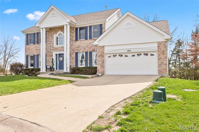 4901 Sunset Oaks Lane, St Louis, MO 63128