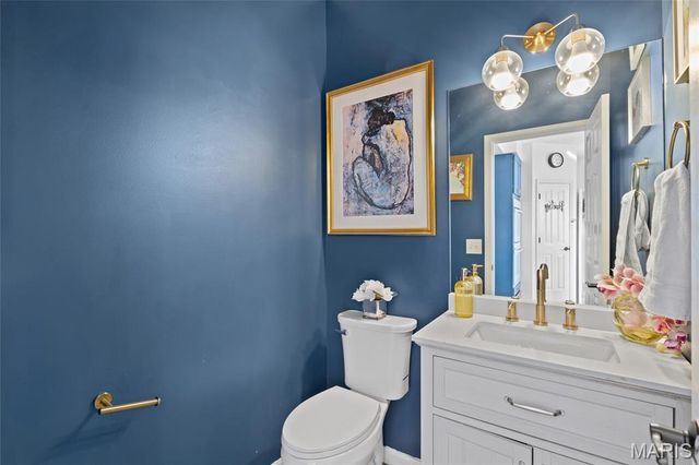 4901 Sunset Oaks Lane, St Louis, MO 63128