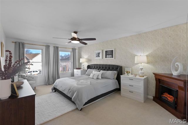 4901 Sunset Oaks Lane, St Louis, MO 63128