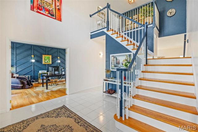 4901 Sunset Oaks Lane, St Louis, MO 63128