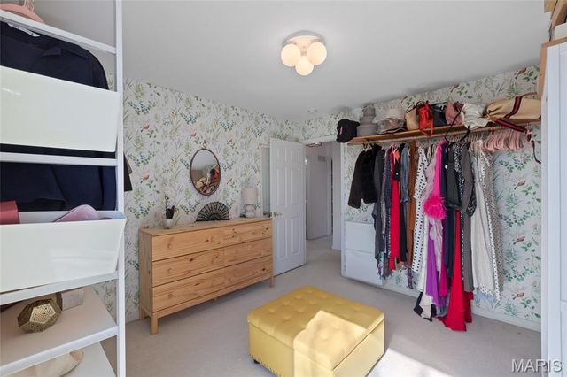 4901 Sunset Oaks Lane, St Louis, MO 63128