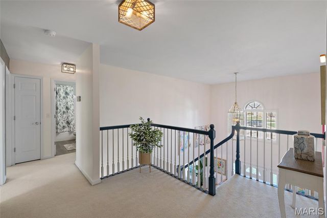 4901 Sunset Oaks Lane, St Louis, MO 63128