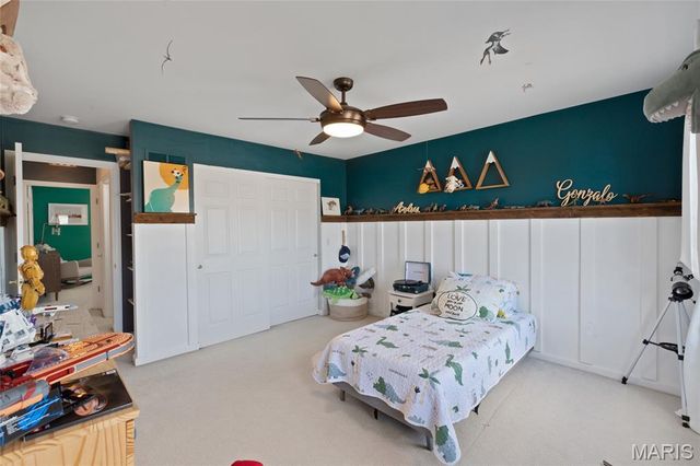 4901 Sunset Oaks Lane, St Louis, MO 63128