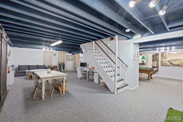 4901 Sunset Oaks Lane, St Louis, MO 63128