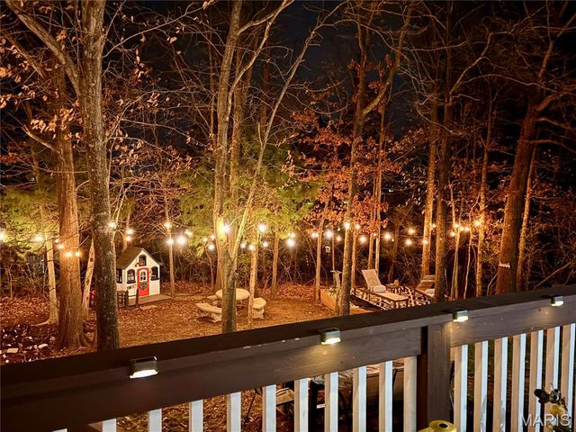 4901 Sunset Oaks Lane, St Louis, MO 63128