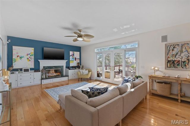 4901 Sunset Oaks Lane, St Louis, MO 63128