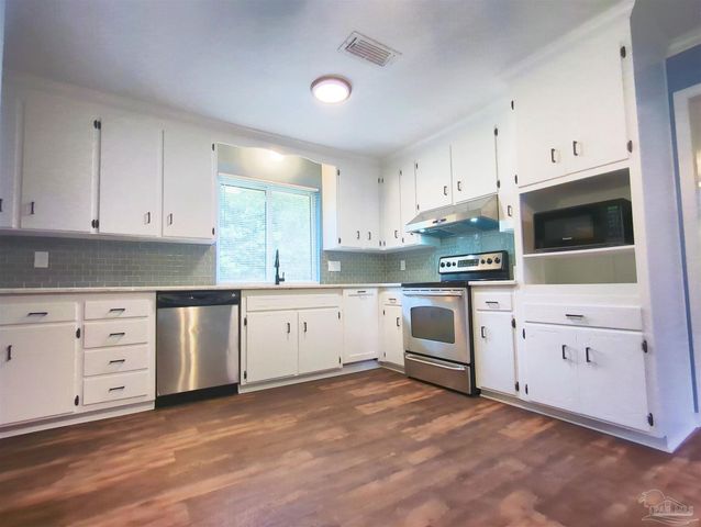 3545 Hopestill Rd, Pensacola, FL 32503