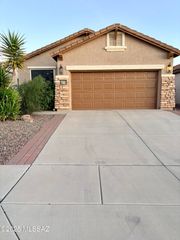290 W Calle Del Estribo, Sahuarita, AZ 85629