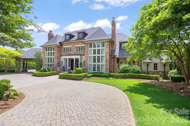 4536 Parview Drive N, Charlotte, NC 28226
